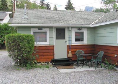 Exterior view of the Lynx Cabin in Banff